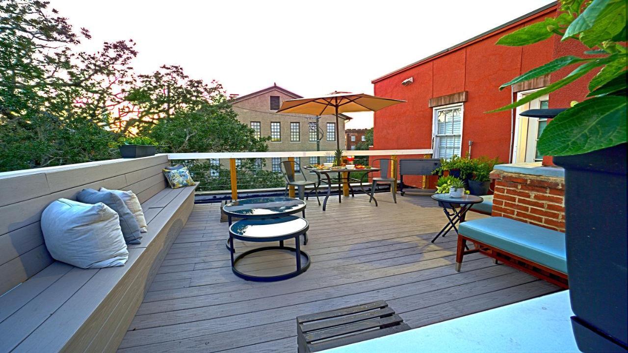 Sprawling Penthouse With Rooftop Deck Blocks From The River Savannah Dış mekan fotoğraf